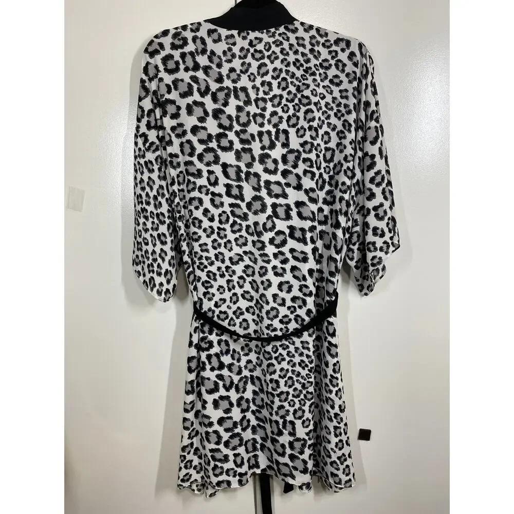 Victoria's Secret Black & White Animal Print Handkerchief Kimono Robe MEDIUM